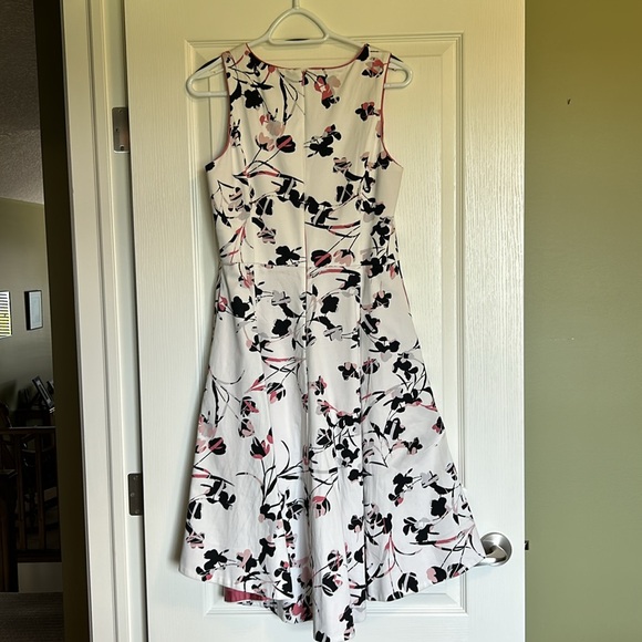 White floral dress - Picture 3 of 4